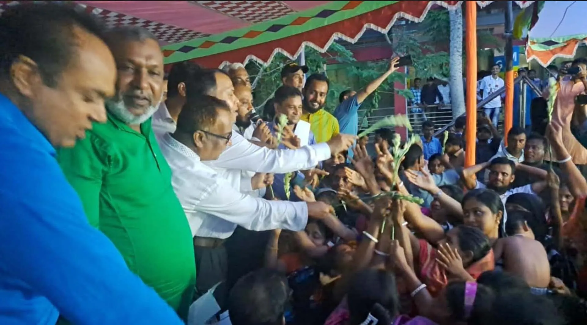 ঝালকাঠিতে বিএনপিতে যোগ দিলেন ৫ শতাধিক সনাতন ধর্মাবলম্বী 